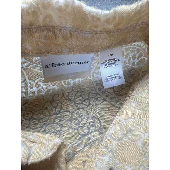 Alfred‎ Dunner Women Sheer Medallion Floral 3/4 Sleeve Button-Up 18W Burnout Top - Picture 2 of 9